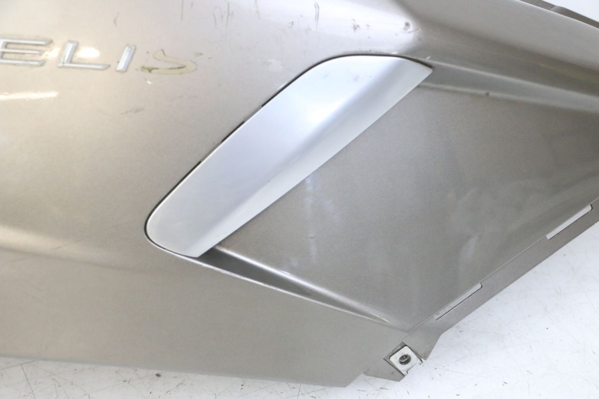 photo de CARENA POSTERIORE DESTRA PEUGEOT SATELIS 125 (2013 - 2018) - Zoom sui componenti