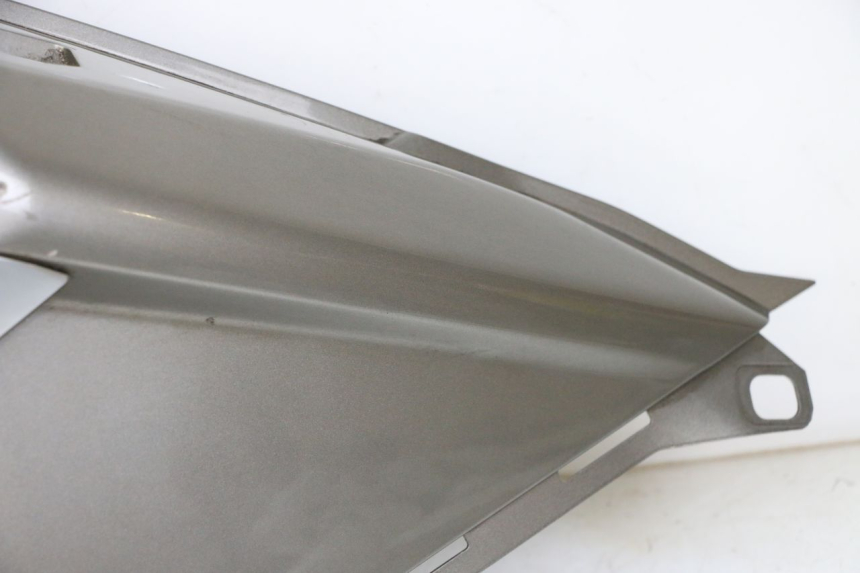 photo de CARENA POSTERIORE DESTRA PEUGEOT SATELIS 125 (2013 - 2018) - Primo piano ad alta risoluzione