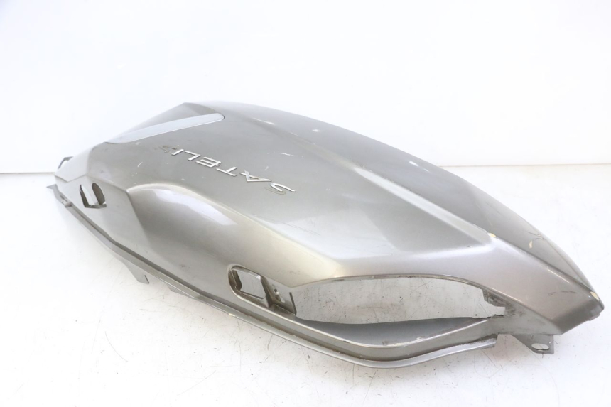 photo de CARENA POSTERIORE DESTRA PEUGEOT SATELIS 125 (2013 - 2018) - Stato della superficie e materiale
