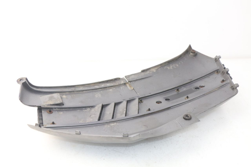 photo de CARENA POSTERIORE DESTRA PEUGEOT SC 50 (1988 - 1992) - Zoom sullo stato d'uso