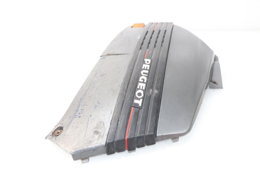 photo de CARENA POSTERIORE DESTRA PEUGEOT SC 50 (1988 - 1992) - Ricambio usato controllato