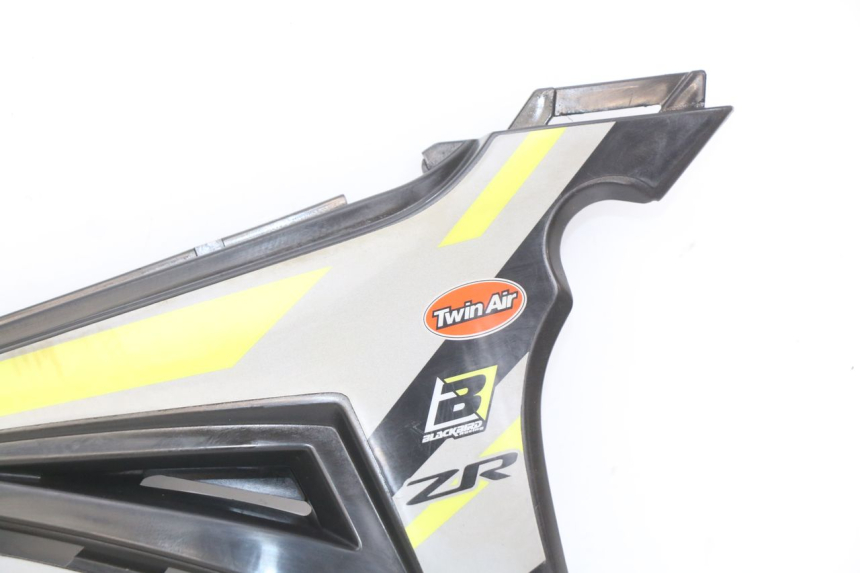 photo de PARAFANGO POSTERIORE DESTRO SHERCO SM-R 50 (2018 - 2021) - Caratteristiche distintive