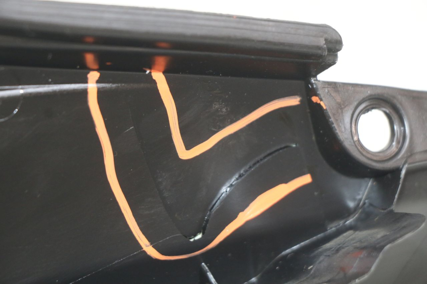 photo de PARAFANGO POSTERIORE DESTRO SHERCO SM-R 50 (2018 - 2021) - Zoom sullo stato d'uso