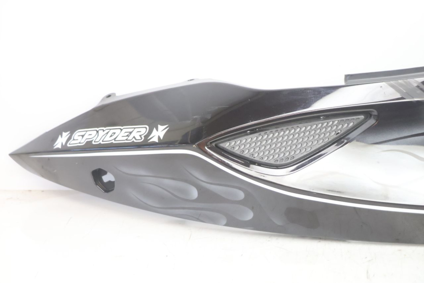 photo de CARENA POSTERIORE DESTRA CAN-AM SPYDER RS 1000 (2008 - 2012) - Dettaglio del componente