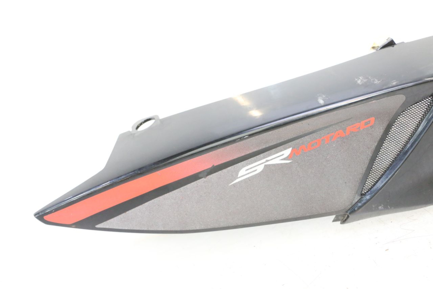photo de CARENA POSTERIORE DESTRA APRILIA SR MOTARD 50 (2012 - 2018) - Dettaglio del componente