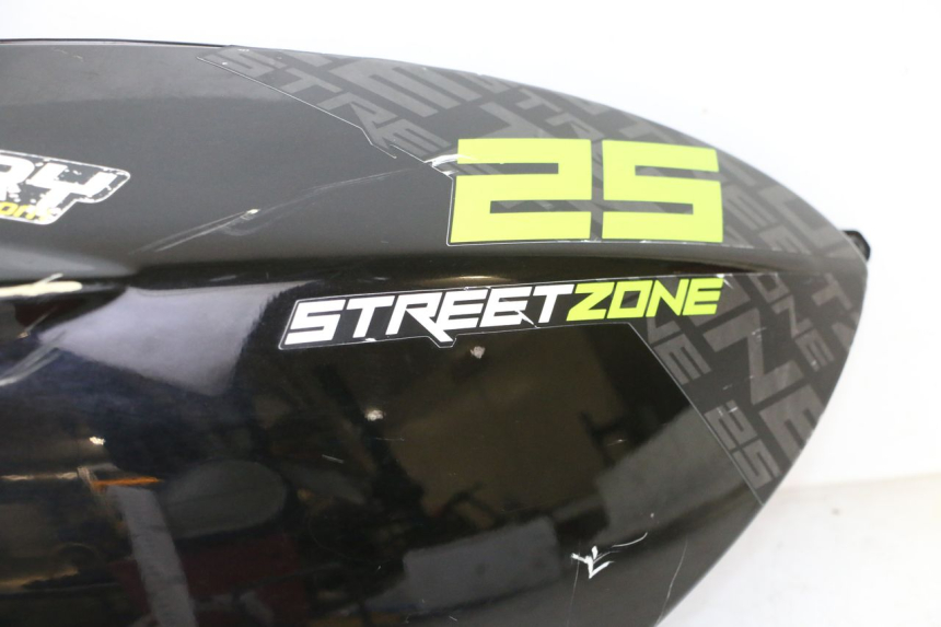 photo de CARENA POSTERIORE DESTRA PEUGEOT STREETZONE I NAKED 2T 50 (2018 - 2020) - Primo piano ad alta risoluzione