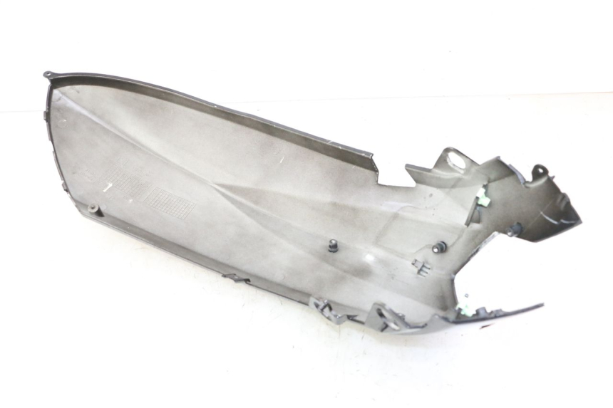 photo de CARENA POSTERIORE DESTRA PEUGEOT STREETZONE I NAKED 2T 50 (2018 - 2020) - Primo piano tecnico