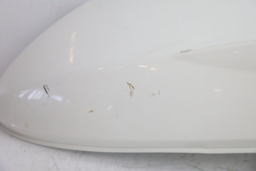 photo de CARENA POSTERIORE DESTRA PEUGEOT STREETZONE NAKED 2T 50 (2014 - 2018) - Zoom sullo stato d'uso