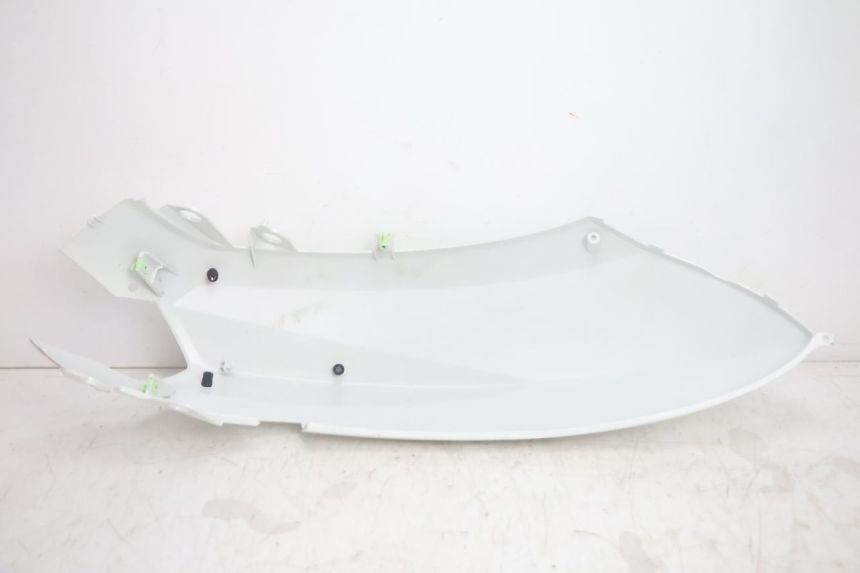 photo de CARENA POSTERIORE DESTRA PEUGEOT STREETZONE NAKED 2T 50 (2014 - 2018) - Dettagli dei punti di fissaggio