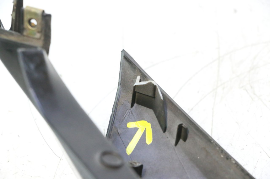 photo de CARENA POSTERIORE DESTRA KYMCO SUPER 8 2T 50 (2007 - 2013) - Altra vista dell'articolo