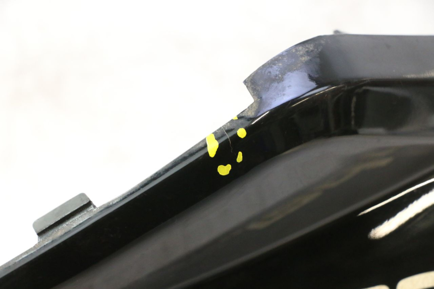 photo de CARENA POSTERIORE DESTRA KYMCO SUPER 8 2T 50 (2007 - 2013) - Zoom sui componenti