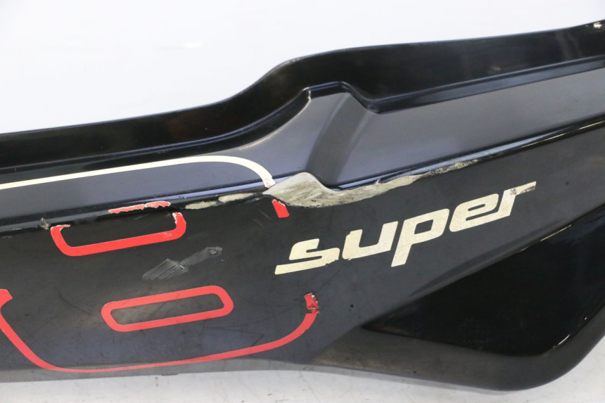 photo de CARENA POSTERIORE DESTRA KYMCO SUPER 8 2T 50 (2007 - 2013) - Zoom sullo stato d'uso