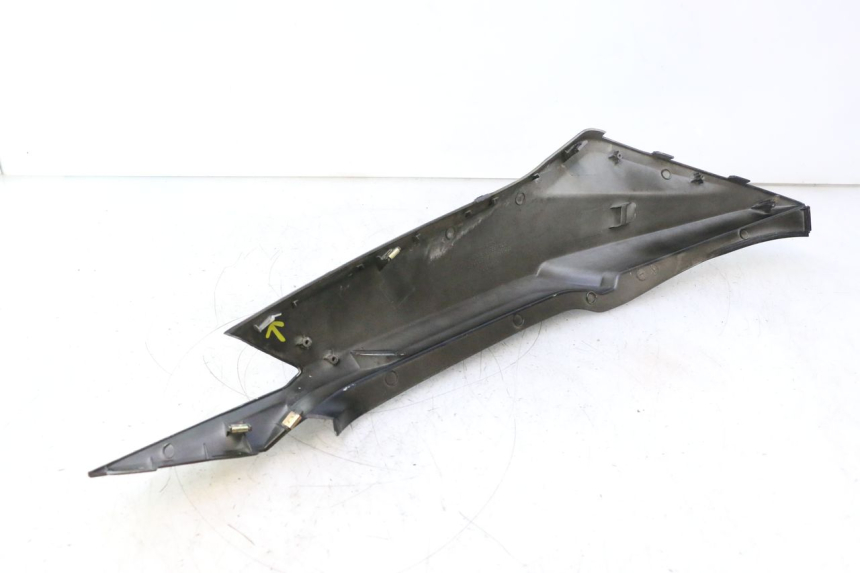 photo de CARENA POSTERIORE DESTRA KYMCO SUPER 8 2T 50 (2007 - 2013) - Marcature e riferimenti originali