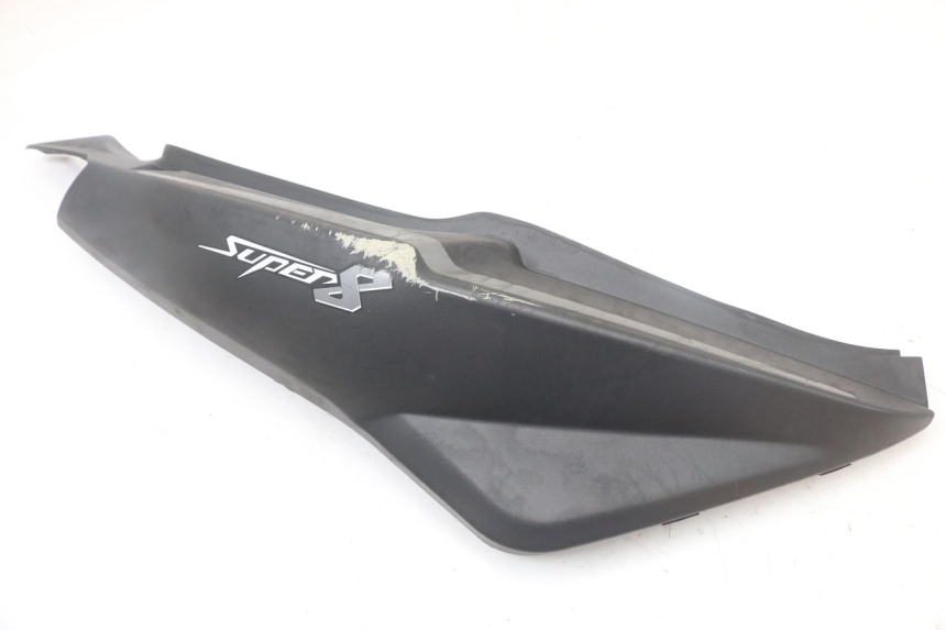 photo de CARENA POSTERIORE DESTRA KYMCO SUPER 8 4T 50 (2018 - 2020) - Dettaglio del componente