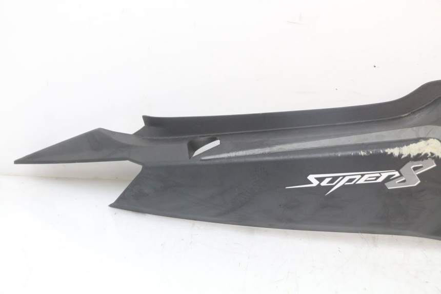 photo de CARENA POSTERIORE DESTRA KYMCO SUPER 8 4T 50 (2018 - 2020) - Zoom sullo stato d'uso