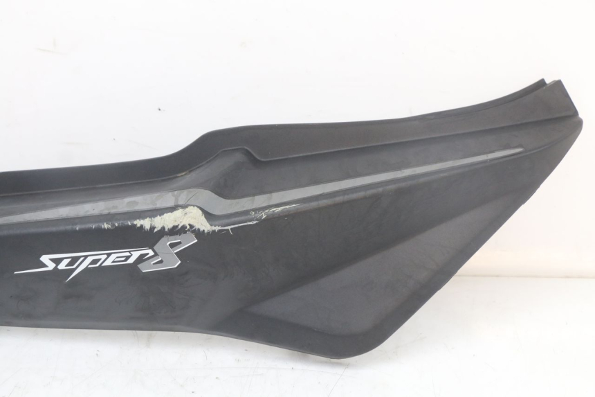 photo de CARENA POSTERIORE DESTRA KYMCO SUPER 8 4T 50 (2018 - 2020) - Altra angolazione