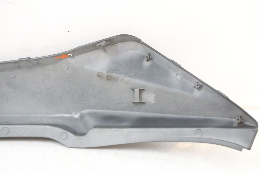 photo de CARENA POSTERIORE DESTRA KYMCO SUPER 8 4T 50 (2018 - 2020) - Stato della superficie e materiale