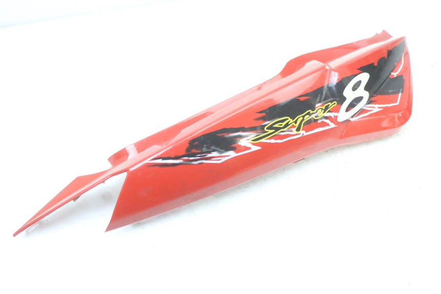 photo de CARENA POSTERIORE DESTRA KYMCO SUPER 8 125 (2008 - 2015) - Primo piano tecnico
