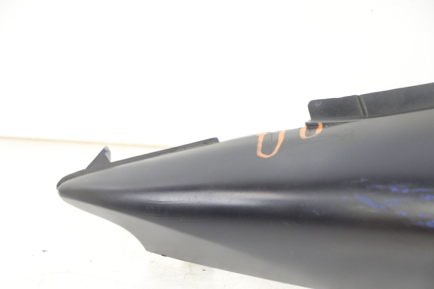 photo de CARENA POSTERIORE DESTRA SUZUKI SV S 650 (1999 - 2002) - Caratteristiche distintive