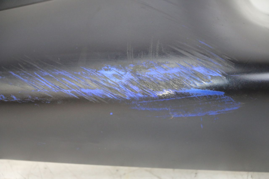 photo de CARENA POSTERIORE DESTRA SUZUKI SV S 650 (1999 - 2002) - Zoom sui componenti