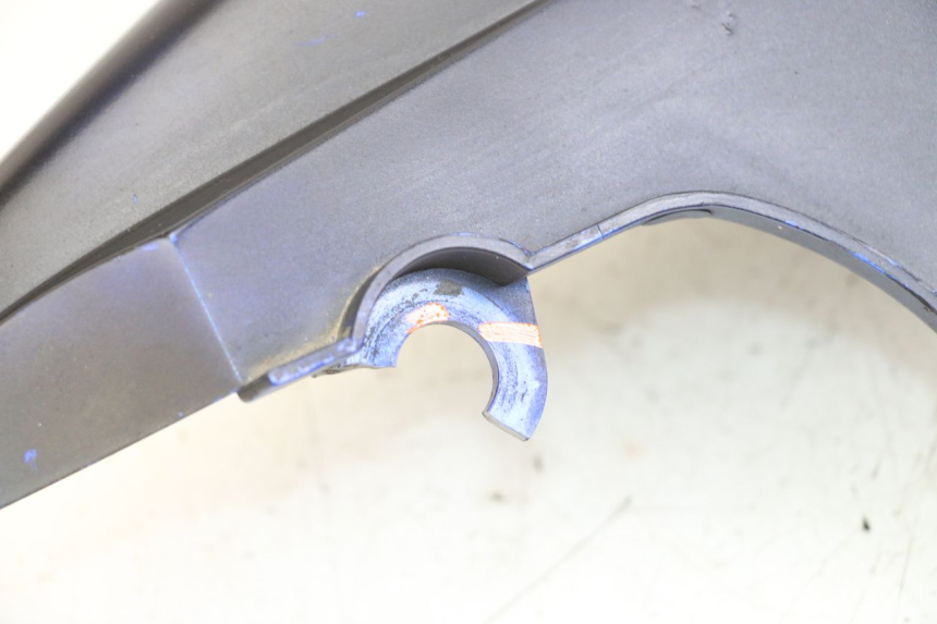 photo de CARENA POSTERIORE DESTRA SUZUKI SV S 650 (1999 - 2002) - Dettagli dei punti di fissaggio