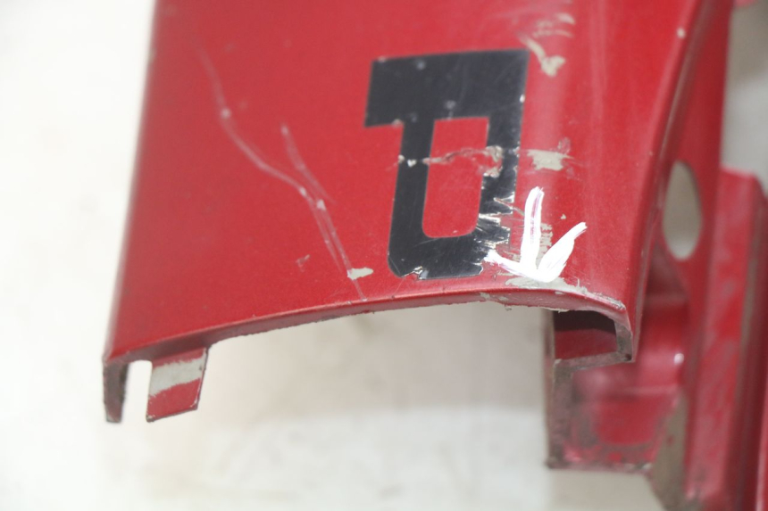 photo de PARAFANGO POSTERIORE DESTRO PEUGEOT SV 125 (1991 - 1994) - Dettagli dei punti di fissaggio