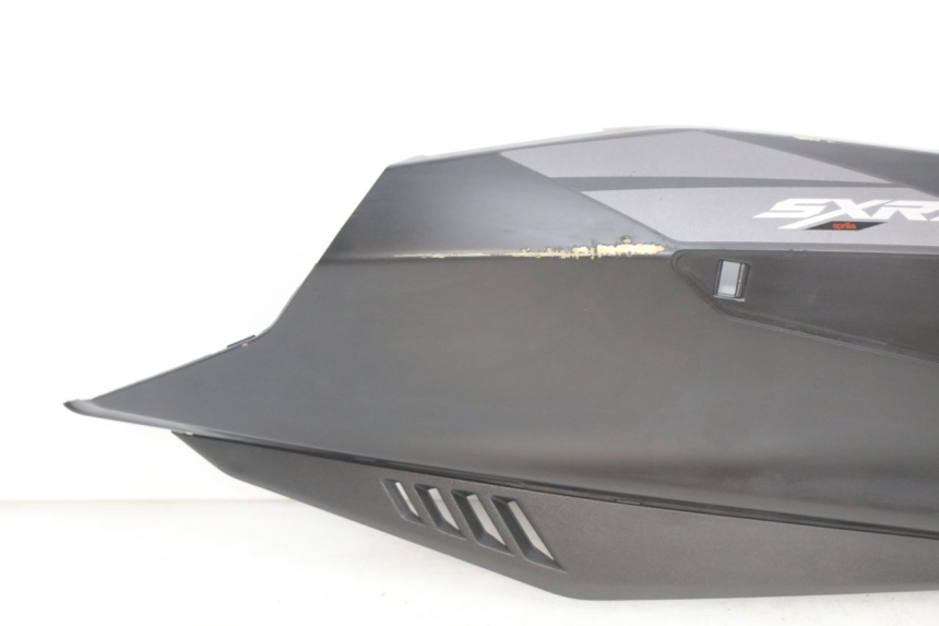 photo de PARAFANGO POSTERIORE DESTRO APRILIA SXR 50 (2021 - 2023) - Dettagli dei punti di fissaggio