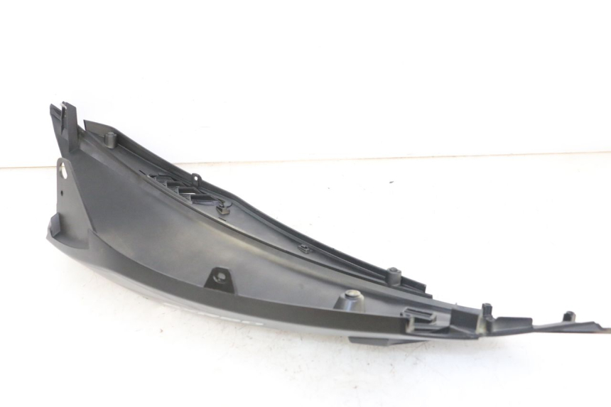 photo de PARAFANGO POSTERIORE DESTRO APRILIA SXR 50 (2021 - 2023) - Zoom sullo stato d'uso