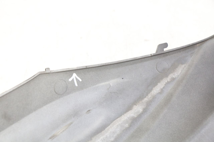 photo de PARAFANGO POSTERIORE DESTRO SYM SYMPHONY 125 (2009 - 2015) - Primo piano tecnico