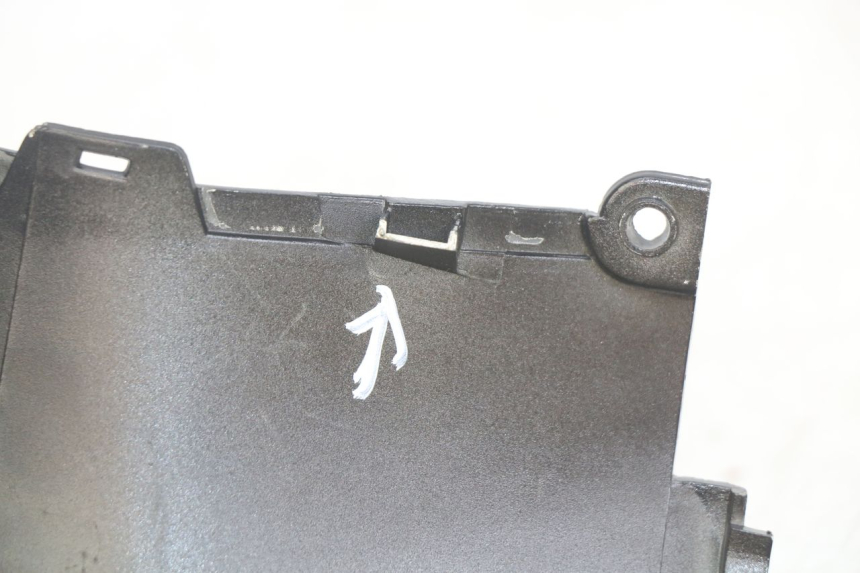 photo de PARAFANGO POSTERIORE DESTRO SYM SYMPHONY 125 (2009 - 2015) - Dettagli dei punti di fissaggio