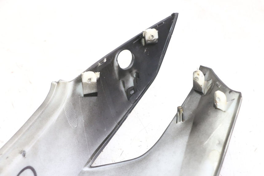 photo de CARENA POSTERIORE DESTRA TNT MOTOR BOSTON 4T 50 (2018 - 2025) - Dettagli dei punti di fissaggio