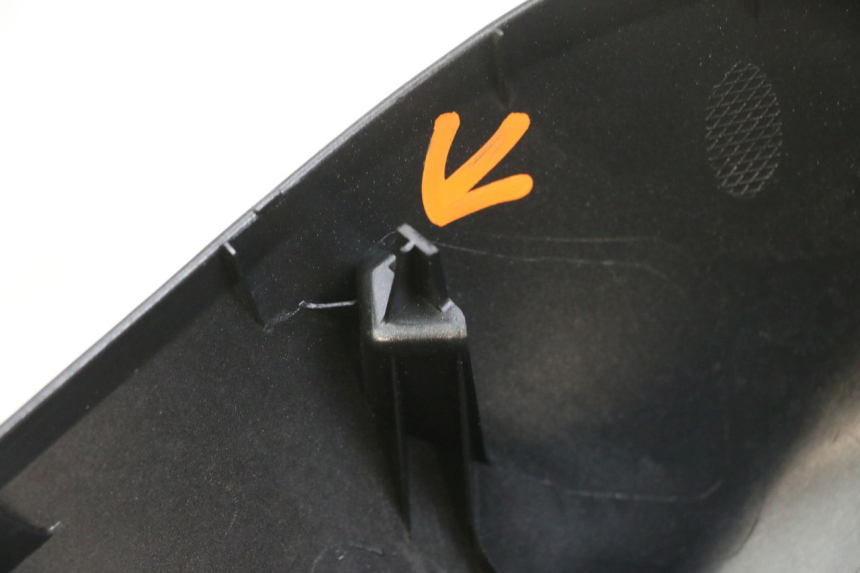 photo de CARENA POSTERIORE DESTRA YAMAHA TRICITY 300 (2020 - 2024) - Zoom sullo stato d'uso