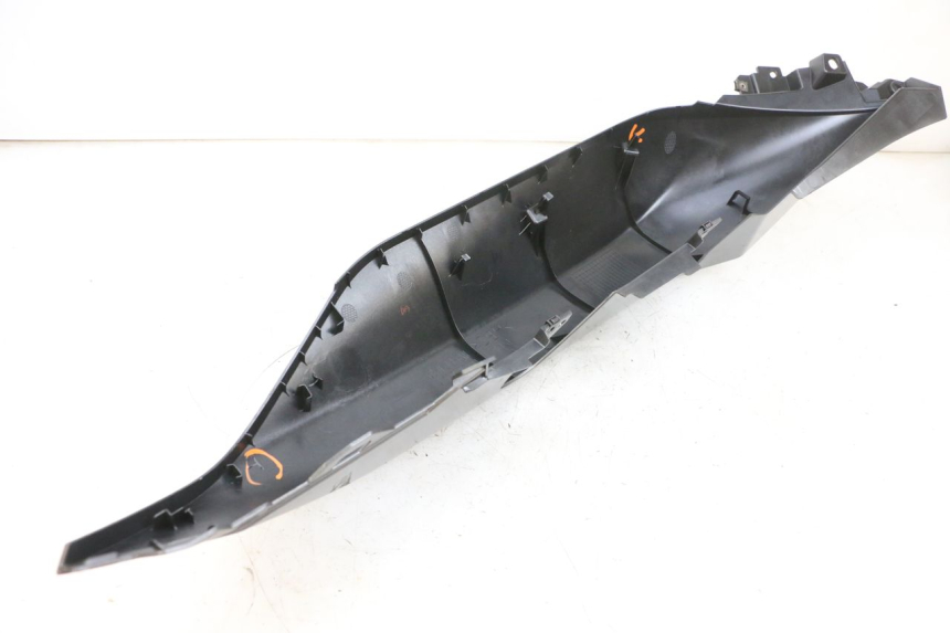 photo de CARENA POSTERIORE DESTRA YAMAHA TRICITY 300 (2020 - 2024) - Altra angolazione