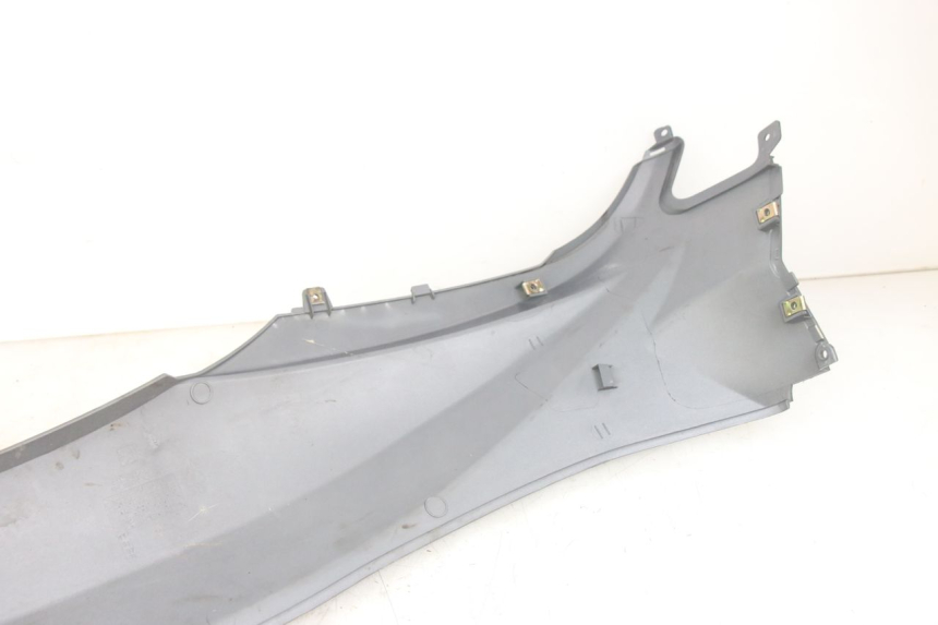 photo de PARAFANGO POSTERIORE DESTRO PEUGEOT TWEET 4T 50 (2014 - 2019) - Zoom sullo stato d'uso