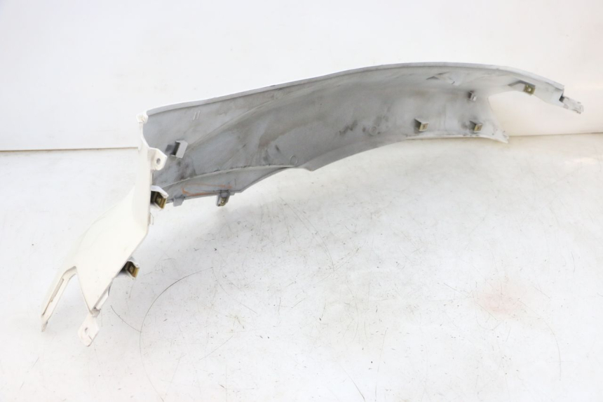 photo de CARENA POSTERIORE DESTRA PEUGEOT TWEET PRO EFI 4T 50 (2021 - 2022) - Altra vista dell'articolo