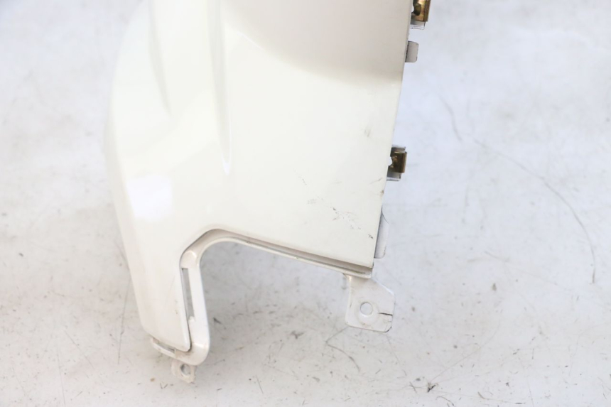 photo de CARENA POSTERIORE DESTRA PEUGEOT TWEET PRO EFI 4T 50 (2021 - 2022) - Caratteristiche distintive