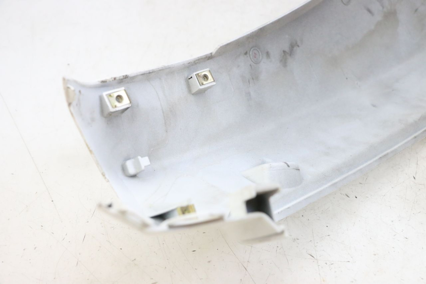 photo de CARENA POSTERIORE DESTRA PEUGEOT TWEET PRO EFI 4T 50 (2021 - 2022) - Zoom sullo stato d'uso