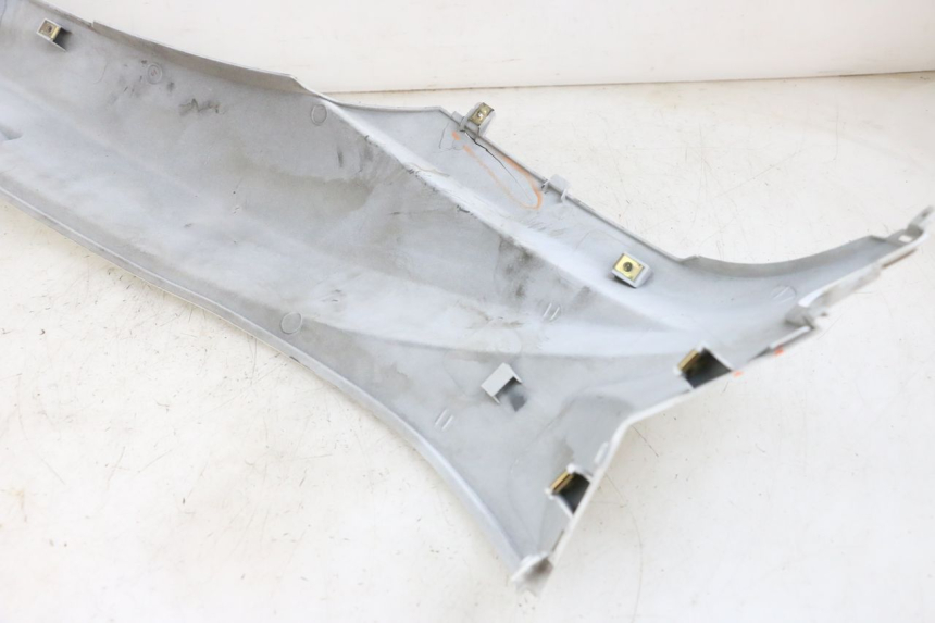 photo de CARENA POSTERIORE DESTRA PEUGEOT TWEET PRO EFI 4T 50 (2021 - 2022) - Vista d'insieme del prodotto