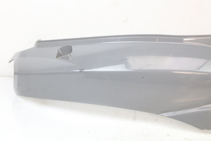 photo de CARENA POSTERIORE DESTRA PEUGEOT TWEET 125 (2018 - 2021) - Zoom sullo stato d'uso