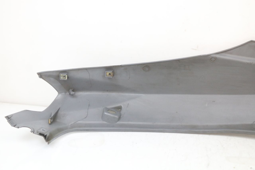 photo de CARENA POSTERIORE DESTRA PEUGEOT TWEET 125 (2018 - 2021) - Vista d'insieme del prodotto