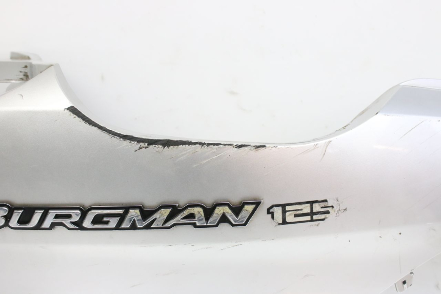photo de PARAFANGO POSTERIORE DESTRO SUZUKI UH BURGMAN 125 (2002 - 2006) - Primo piano tecnico