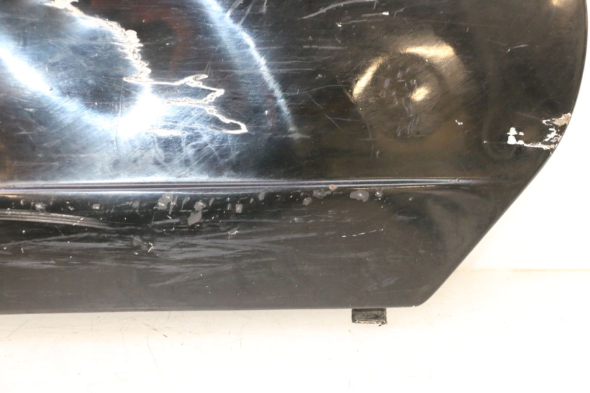 photo de CARENA POSTERIORE DESTRA PIAGGIO VESPA PK FL 2T 50 (1990 - 1996) - Caratteristiche distintive