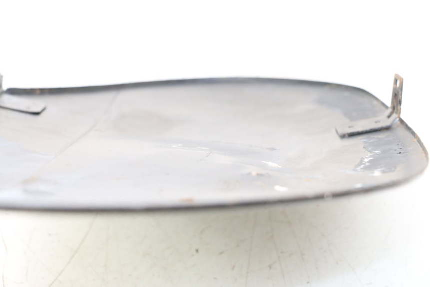 photo de CARENA POSTERIORE DESTRA PIAGGIO VESPA PK FL 2T 50 (1990 - 1996) - Zoom sullo stato d'uso