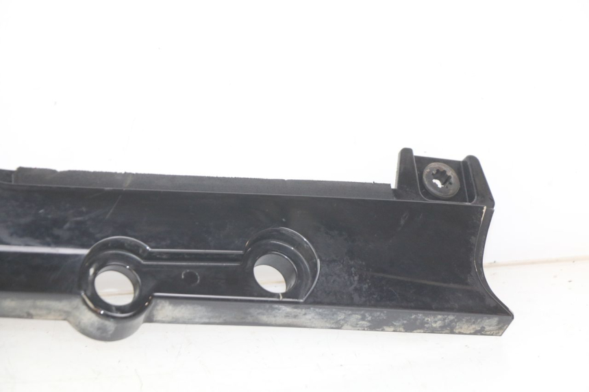 photo de PARAFANGO POSTERIORE DESTRO SYM WOLF SB 125 (2011 - 2018) - Caratteristiche distintive