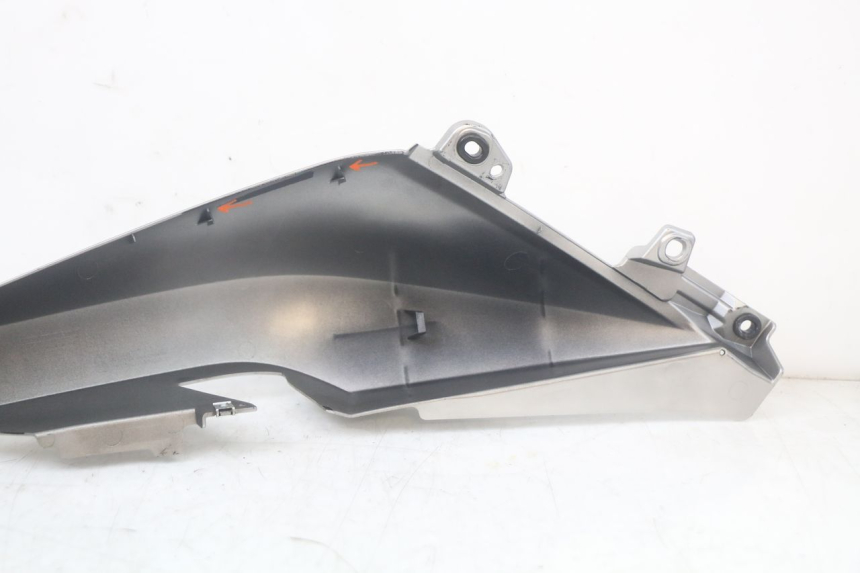 photo de PARAFANGO POSTERIORE DESTRO YAMAHA XMAX X-MAX ABS 125 (2017 - 2020) - Altra vista dell'articolo