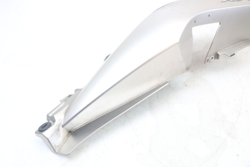 photo de PARAFANGO POSTERIORE DESTRO YAMAHA XMAX X-MAX ABS 125 (2017 - 2020) - Dettagli dei punti di fissaggio