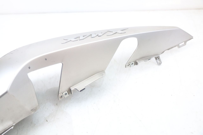 photo de PARAFANGO POSTERIORE DESTRO YAMAHA XMAX X-MAX ABS 125 (2017 - 2020) - Stato della superficie e materiale