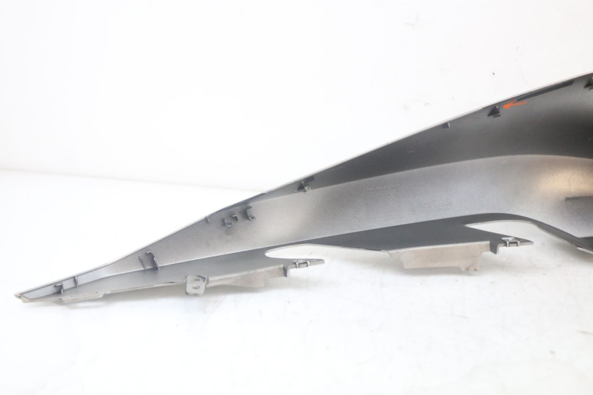 photo de PARAFANGO POSTERIORE DESTRO YAMAHA XMAX X-MAX ABS 125 (2017 - 2020) - Marcature e riferimenti originali