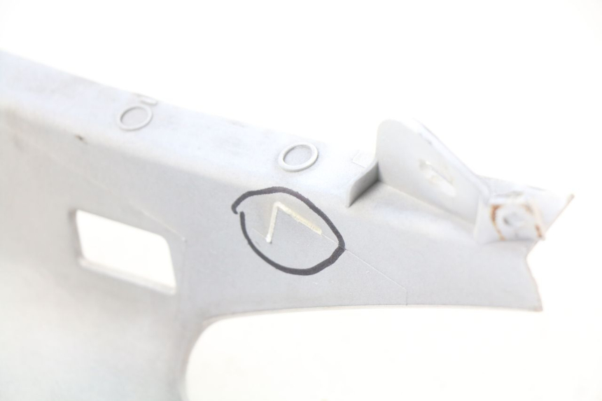 photo de PARAFANGO POSTERIORE DESTRO YAMAHA XMAX X-MAX 125 (2006 - 2009) - Altra angolazione