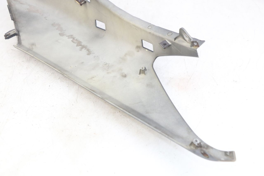 photo de PARAFANGO POSTERIORE DESTRO YAMAHA XMAX X-MAX 125 (2006 - 2009) - Zoom sullo stato d'uso